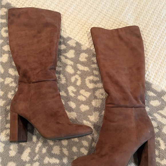 Cute brown boots for fall! - Picture 1 of 3